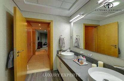 Apartment - 2 Bedrooms - 3 Bathrooms for rent in Al Anbara - Shoreline Apartments - Palm Jumeirah - Dubai