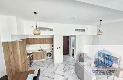 Apartment - 2 - 3 for rent in Oasis 2 - Oasis Residences - Masdar City - Abu Dhabi