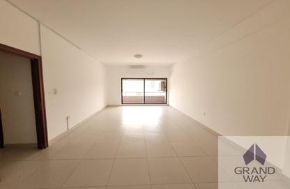 Apartment - 3 Bedrooms - 3 Bathrooms for rent in Zabeel Building - Al Karama - Dubai Apartment - 3 Bedrooms - 3 Bathrooms for rent in Zabeel Building - Al Karama - Dubai