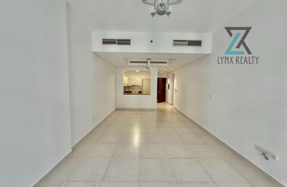 Apartment - 1 - 2 for rent in Airport View Building - Al Garhoud - Dubai Apartment - 1 - 2 for rent in Airport View Building - Al Garhoud - Dubai