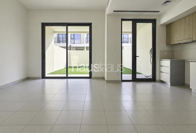 Back to Back | Reduced Price | Well Maintained photo 2