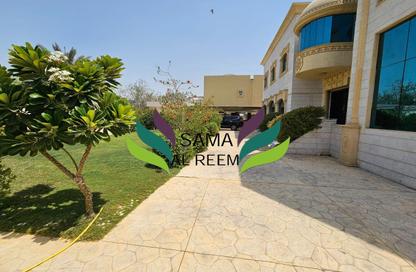 Villa - 6 - 7 for rent in Al Manara - Dubai