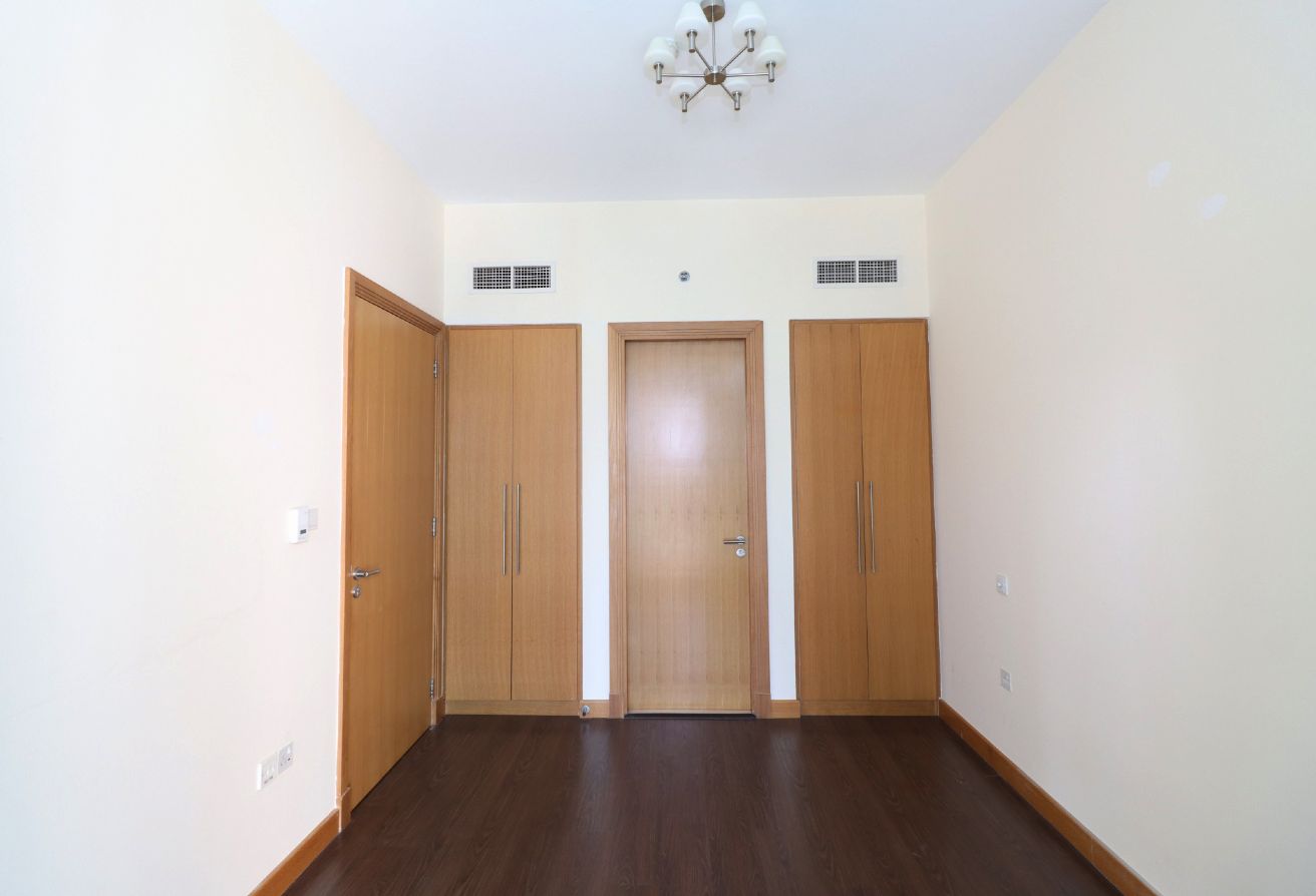 Marina  View| Spacious| Unfurnished| Ready To Move — image 11