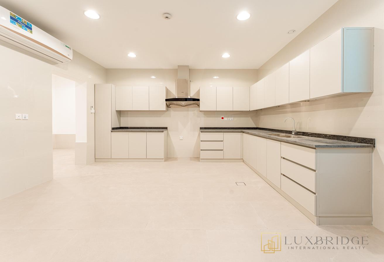 Stunning Villa | Brand New | Basement photo 6