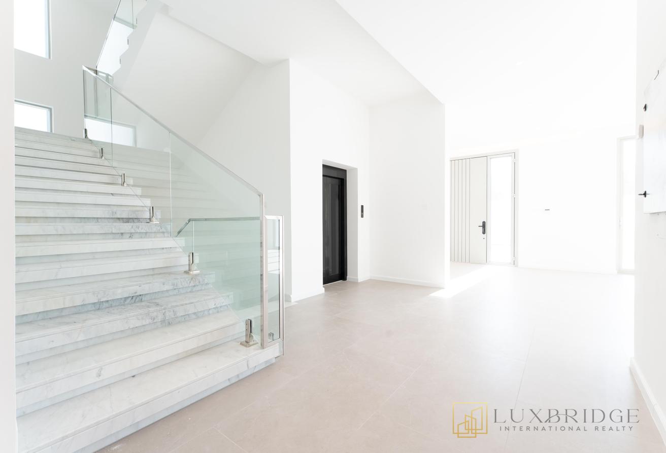 Stunning Villa | Brand New | Basement photo 8