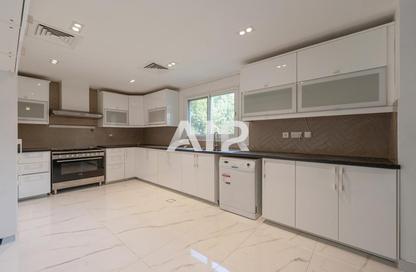 Villa - 4 Bedrooms - 5 Bathrooms for rent in Meadows 9 - Meadows - Dubai