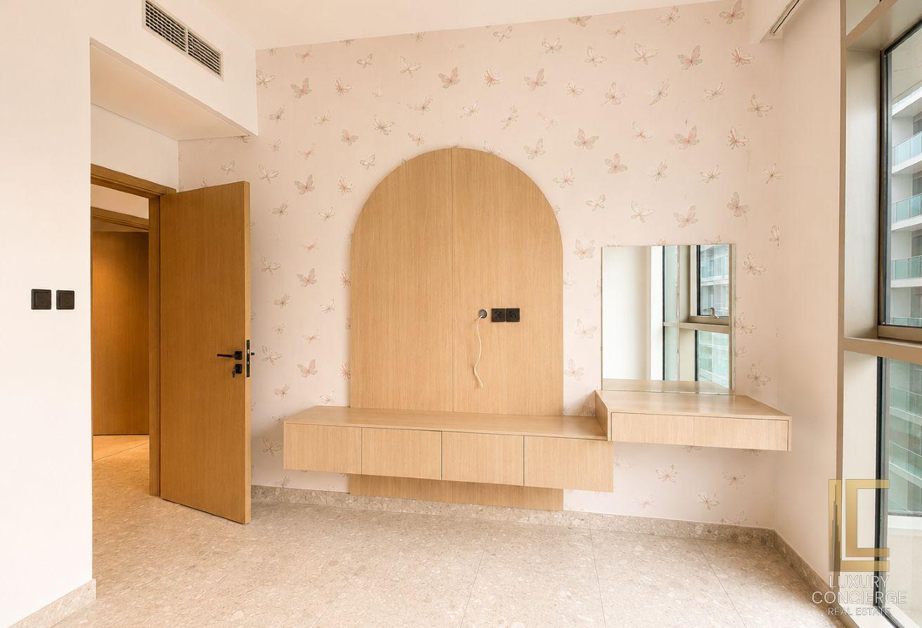 Unfurnished | Spacious Layout | Vacant Soon photo 5