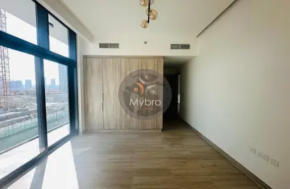 شقة - غرفة نوم - 2 حمامات للايجار في ذا ايست كريست - ديستريكت 17 - قرية جميرا الدائرية - دبي