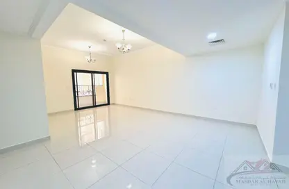 Apartment - 3 Bedrooms - 3 Bathrooms for rent in Muwaileh 29 Building - Muwaileh - Sharjah