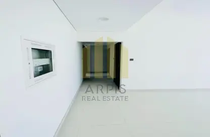 Apartment - 1 Bedroom - 2 Bathrooms for rent in Dhana 3 - Jumeirah Garden City - Al Satwa - Dubai