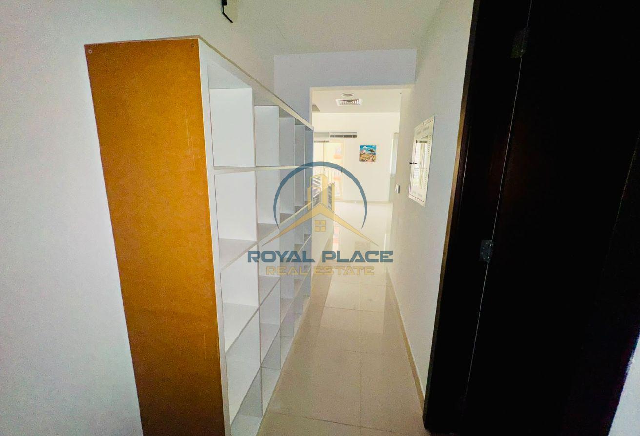 CANAL VIEW | UNFURNISHED | HUGE STUDIO photo 7