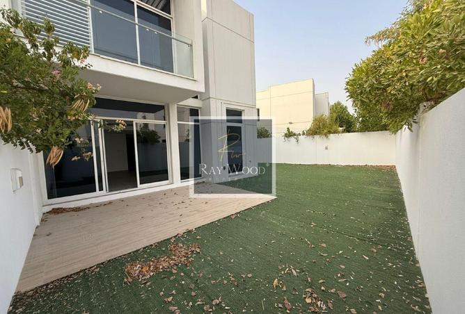 Type A I End Unit I 3 BR + Maid-room I Single row — photo 3