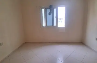 شقة - غرفة نوم - 1 حمام للايجار في طريق فاير ستاشن - مويلح - الشارقة شقة - غرفة نوم - 1 حمام للايجار في طريق فاير ستاشن - مويلح - الشارقة