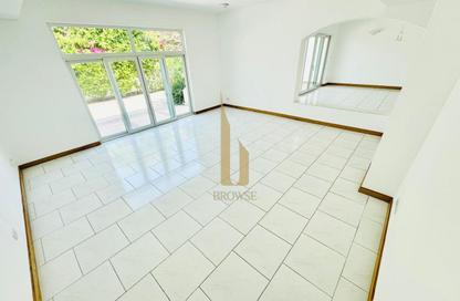 Villa - 4 Bedrooms - 4 Bathrooms for rent in Umm Suqeim 2 Villas - Umm Suqeim 2 - Umm Suqeim - Dubai