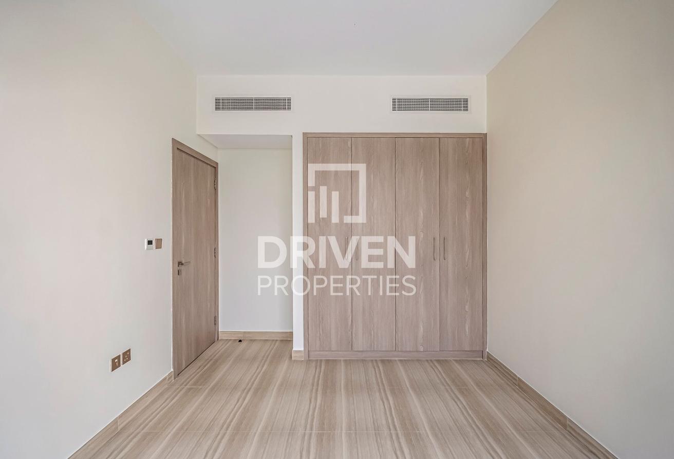 Single Row | Maids room | Vacant | Vastu Complaint photo 14