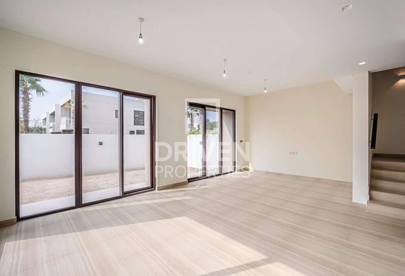 Single Row | Maids room | Vacant | Vastu Complaint photo 4