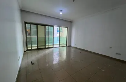 شقة - 4 غرف نوم - 6 حمامات للايجار في المجاز 3 - المجاز - الشارقة