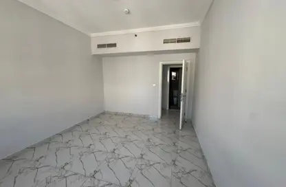 شقة - 2 غرف نوم - 2 حمامات للايجار في الثاني مويلح - تجارية مويلح - الشارقة