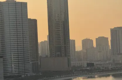 Apartment - 1 Bedroom - 2 Bathrooms for rent in Beach Tower 1 - Al Khan Lagoon - Al Khan - Sharjah