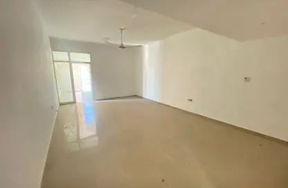 Apartment - 1 Bedroom - 2 Bathrooms for rent in Oasis Tower - Al Rashidiya 1 - Al Rashidiya - Ajman