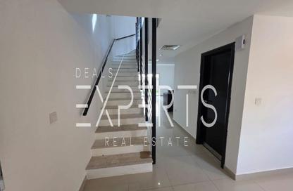 Villa - 2 Bedrooms - 3 Bathrooms for rent in Arabian Style - Al Reef Villas - Al Reef - Abu Dhabi