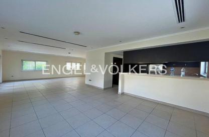 Villa - 3 Bedrooms - 5 Bathrooms for rent in Legacy Large - Legacy - Jumeirah Park - Dubai