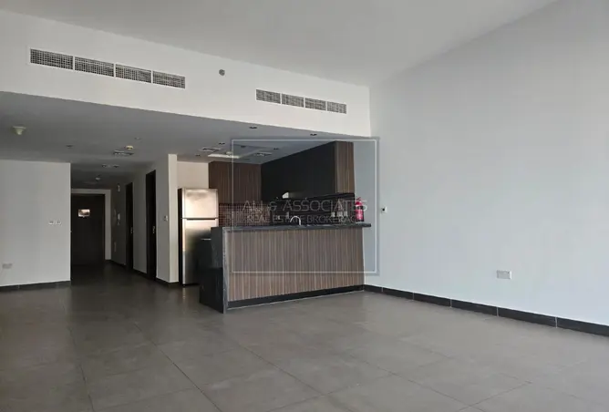 163241609 - Property Image 3
