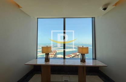 Apartment - Studio - 1 Bathroom for rent in The Palm Tower - Palm Jumeirah - Dubai