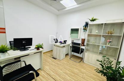 Office Space - Studio - 1 Bathroom for rent in Al Fajer Complex - Oud Metha - Bur Dubai - Dubai