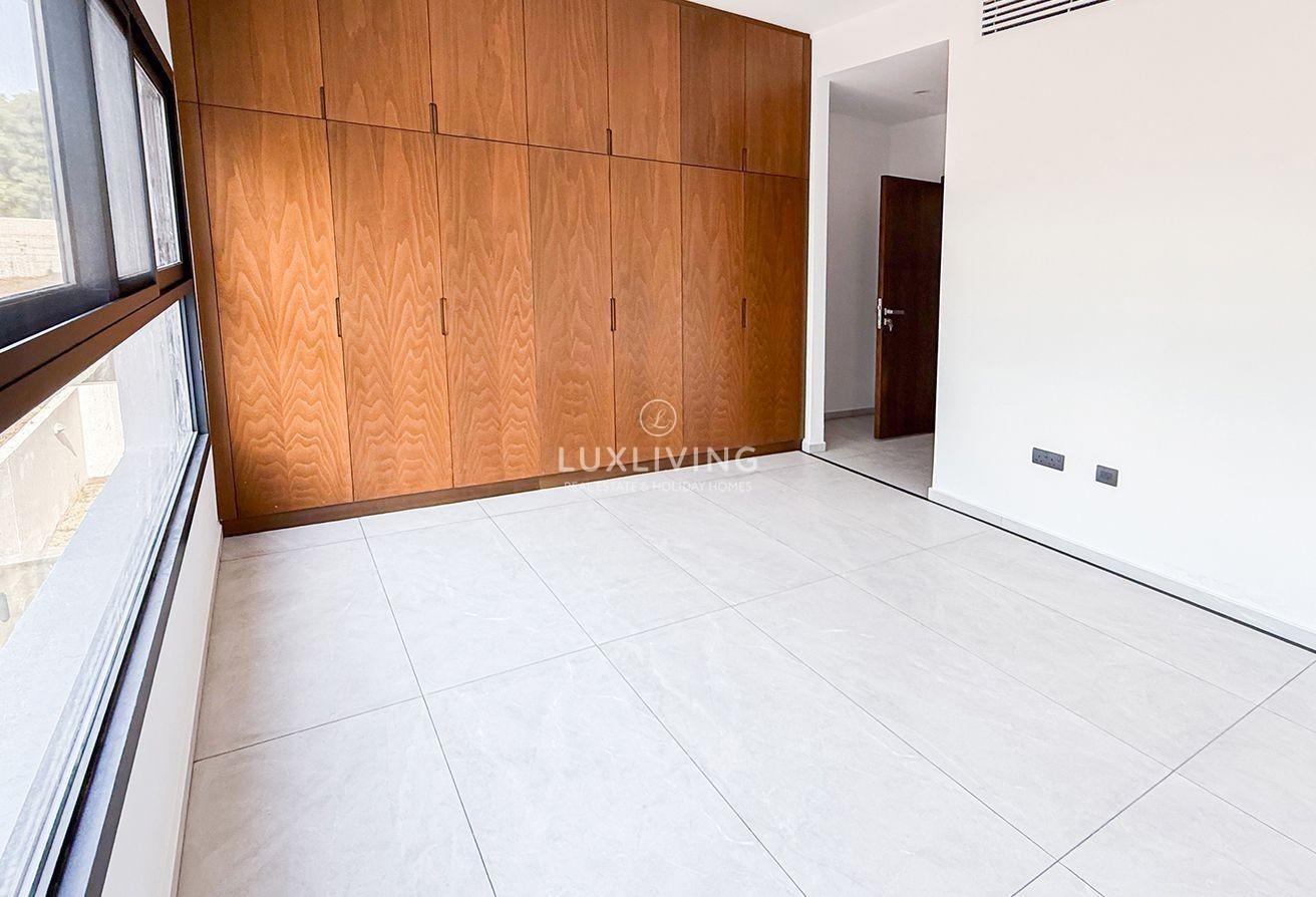 Upgraded | Private Garden | Vacant photo 23