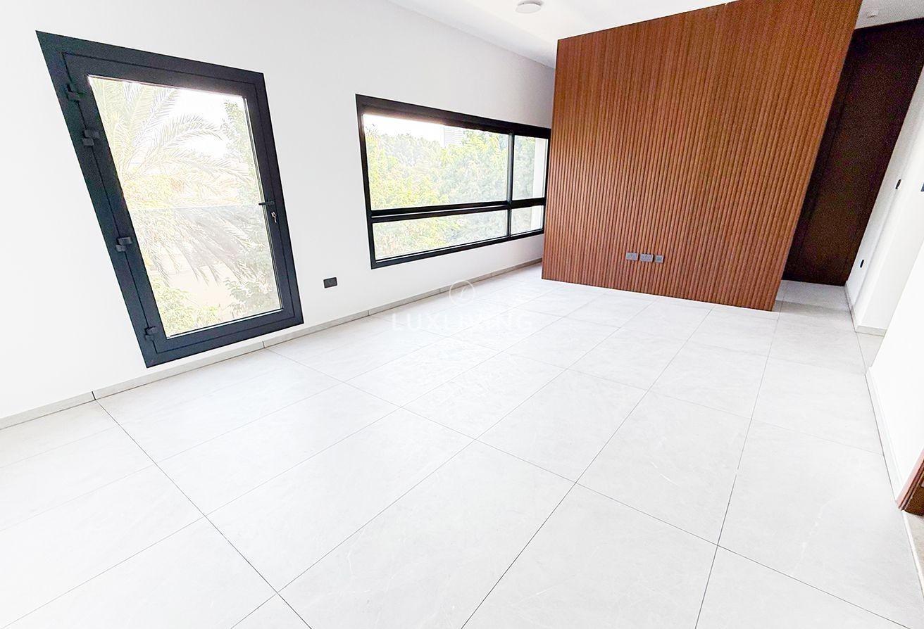 Upgraded | Private Garden | Vacant photo 16