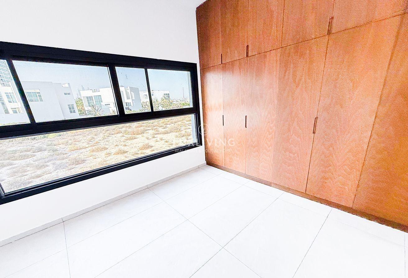 Upgraded | Private Garden | Vacant photo 24