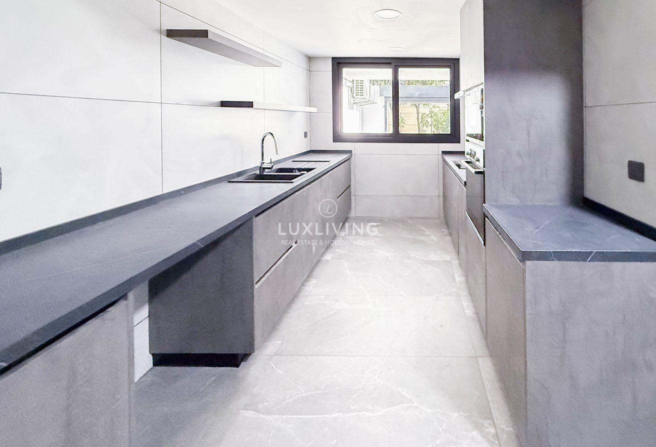 Upgraded | Private Garden | Vacant photo 7