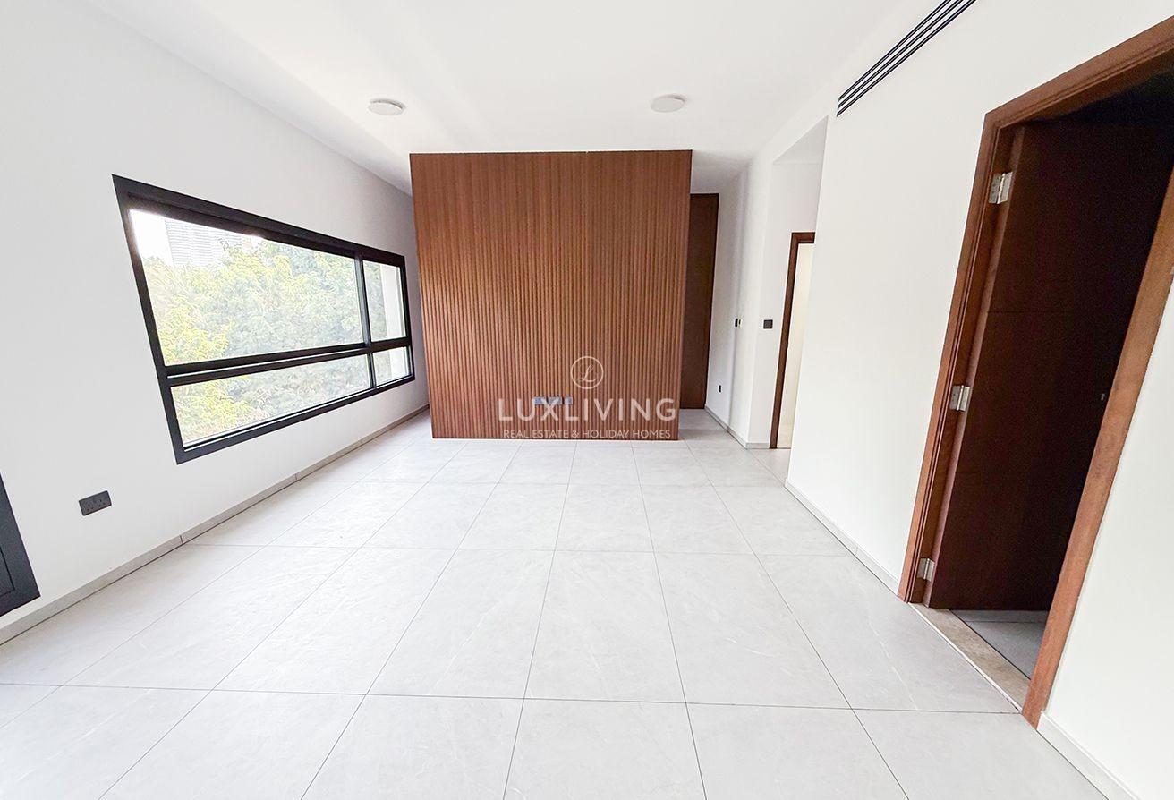 Upgraded | Private Garden | Vacant photo 19