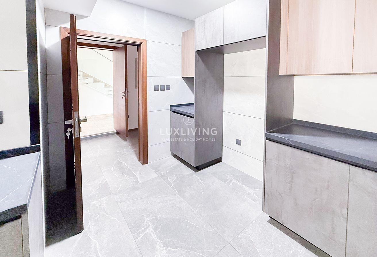 Upgraded | Private Garden | Vacant photo 10
