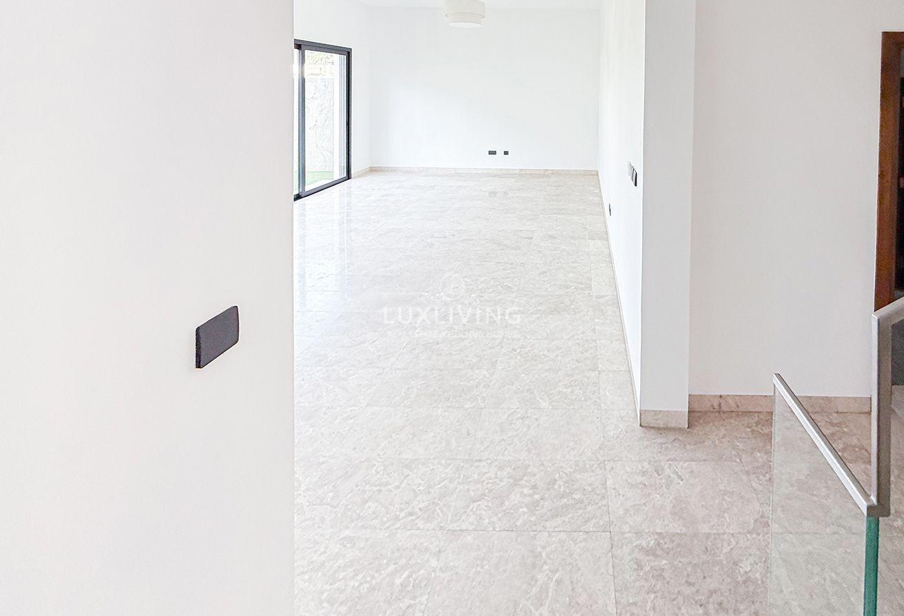 Upgraded | Private Garden | Vacant photo 22