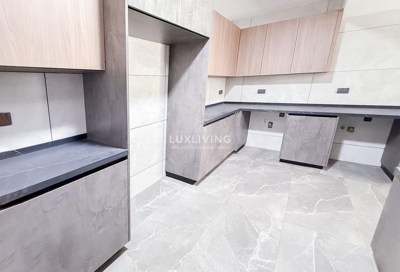 Upgraded | Private Garden | Vacant photo 9