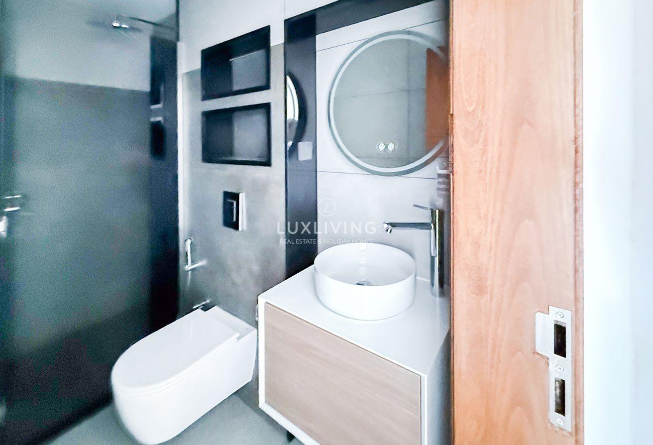 Upgraded | Private Garden | Vacant photo 25