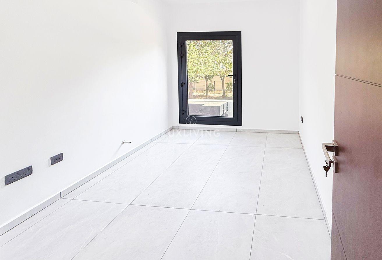 Upgraded | Private Garden | Vacant photo 27