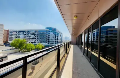 شقة - 3 غرف نوم - 3 حمامات للايجار في 9 غولدن ساندز - منخول - بر دبي - دبي