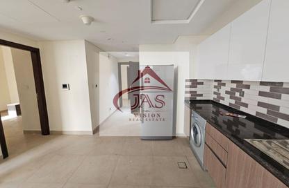 شقة - 2 غرف نوم - 3 حمامات للايجار في عزيزي ستار - الفرجان - دبي