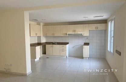 Villa - 2 Bedrooms - 2 Bathrooms for rent in Springs 2 - The Springs - Dubai