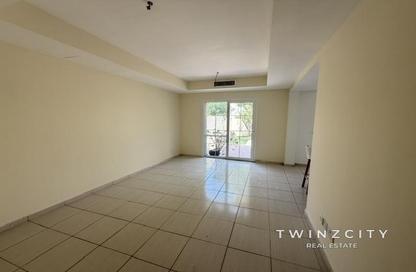 Villa - 2 Bedrooms - 2 Bathrooms for rent in Springs 2 - The Springs - Dubai