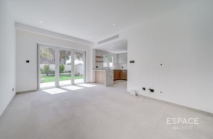 Villa - 2 Bedrooms - 2 Bathrooms for rent in Springs 2 - The Springs - Dubai