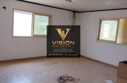 Warehouse - Studio - 2 Bathrooms for rent in Umm Al Thuoob - Umm Al Quwain