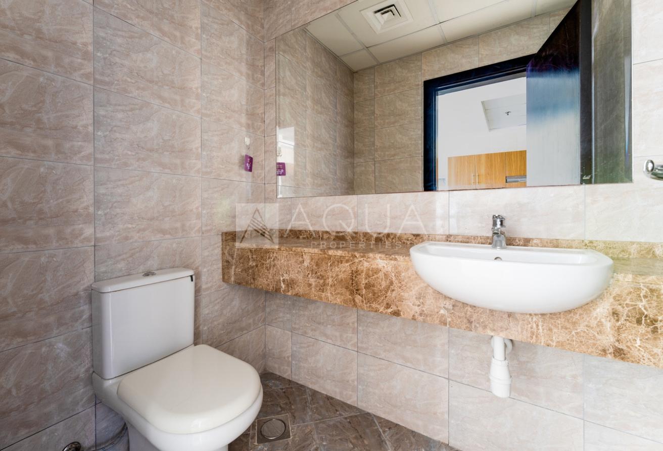 Exclusive | 1 Bed | Furnished | Lake View photo 6