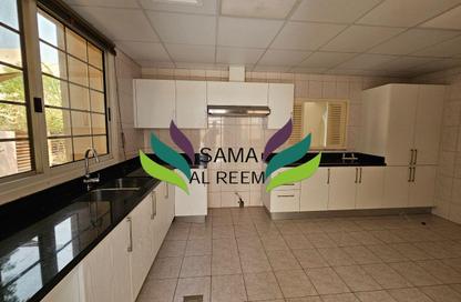 Villa - 4 - 4 for rent in Jumeirah 3 Villas - Jumeirah 3 - Jumeirah - Dubai