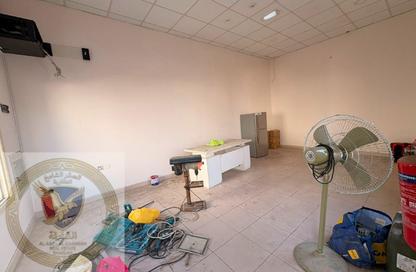 Factory - Studio - 3 Bathrooms for rent in Al Jlail - Al Sajaa - Sharjah Factory - Studio - 3 Bathrooms for rent in Al Jlail - Al Sajaa - Sharjah