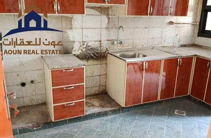 مجمع سكني - 8 غرف نوم - 8 حمامات للبيع في بناية البطينة 9 - البطينة - الشارقة
