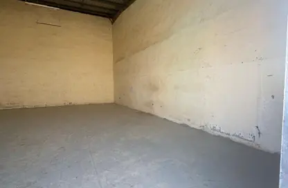 مستودع - استوديو - 1 حمام للايجار في مصفح الصناعية - مصفح - أبوظبي